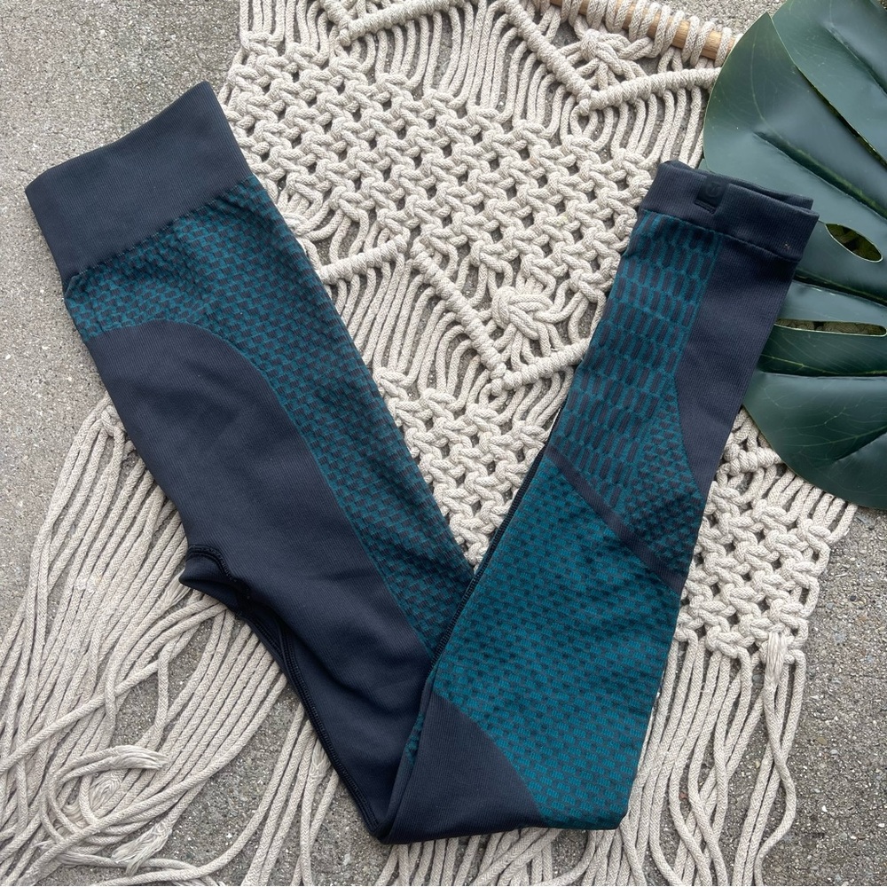 Lululemon Leggings Size 4 - All About That Base Tights